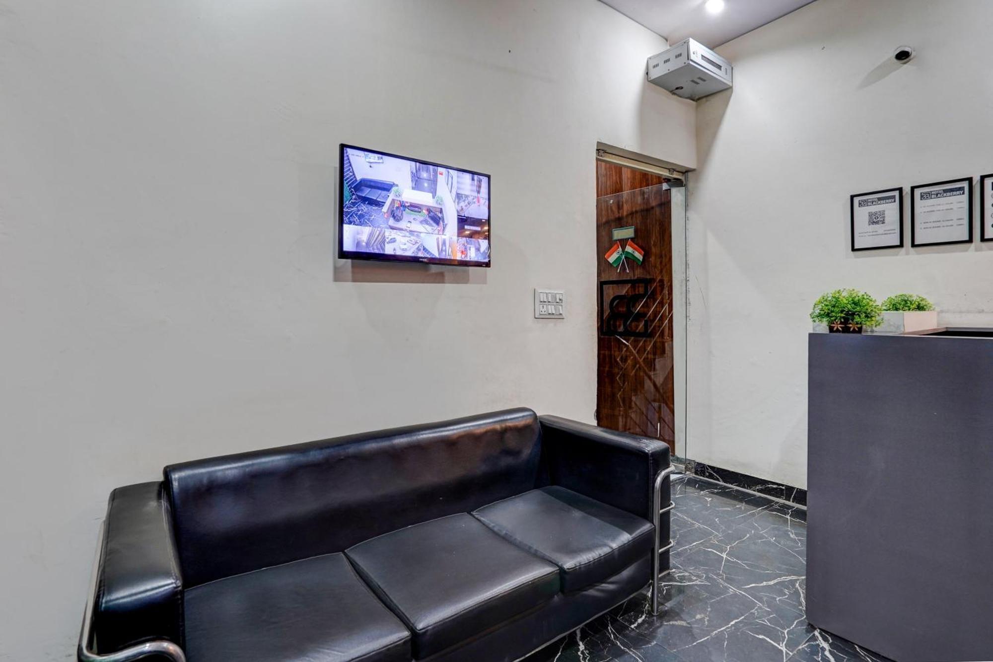Hotel O Blackberry Faridabad Exterior foto